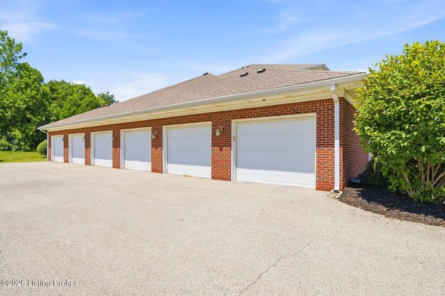 9606 Preston Spring Dr 203, Louisville, KY 40229