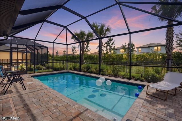 1879 Sierra CT, Naples, FL 34120