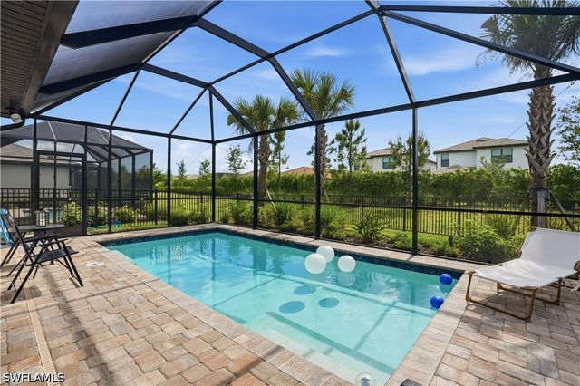 1879 Sierra CT, Naples, FL 34120