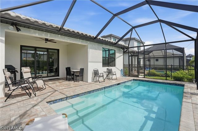 1879 Sierra CT, Naples, FL 34120