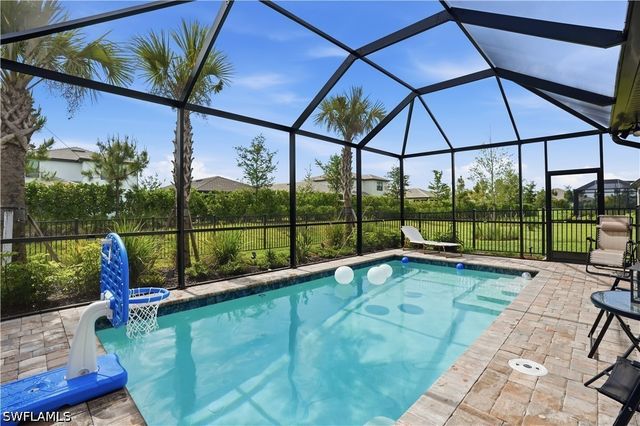 1879 Sierra CT, Naples, FL 34120