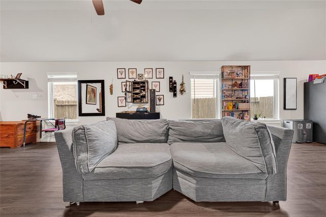 322 Pickwick Gardens Lane, Magnolia, TX 77354