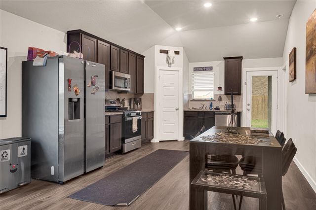 322 Pickwick Gardens Lane, Magnolia, TX 77354