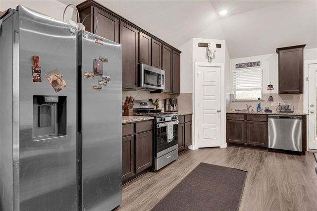 322 Pickwick Gardens Lane, Magnolia, TX 77354