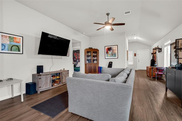 322 Pickwick Gardens Lane, Magnolia, TX 77354