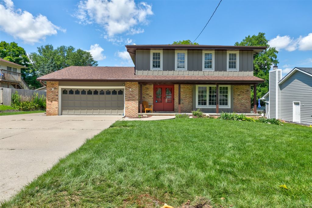 1204 32nd Street, West Des Moines, IA 50266