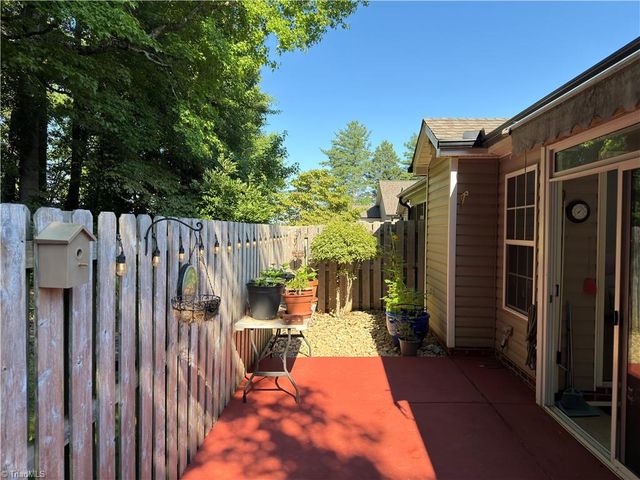 148 Wyndham Court, High Point, NC 27265
