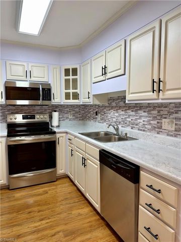 148 Wyndham Court, High Point, NC 27265