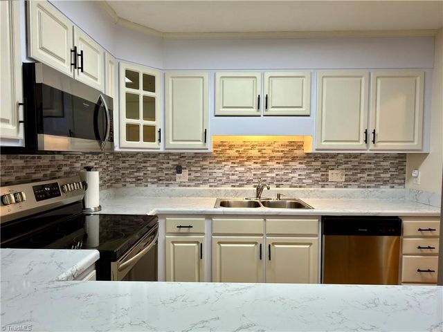 148 Wyndham Court, High Point, NC 27265