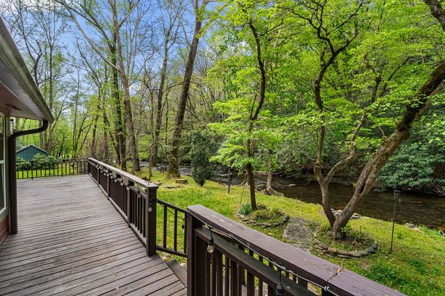 509 Slate Stone Lane, Hayesville, NC 28904