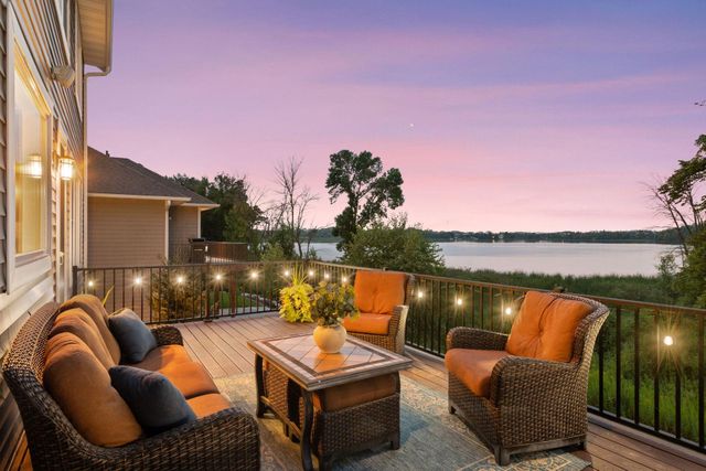 2444 Woods Drive, Victoria, MN 55386