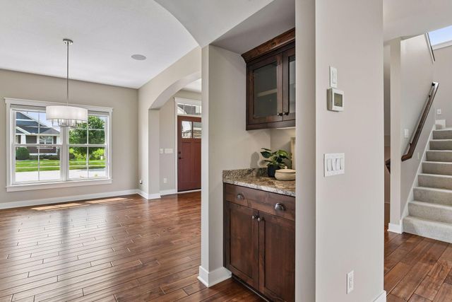 2444 Woods Drive, Victoria, MN 55386