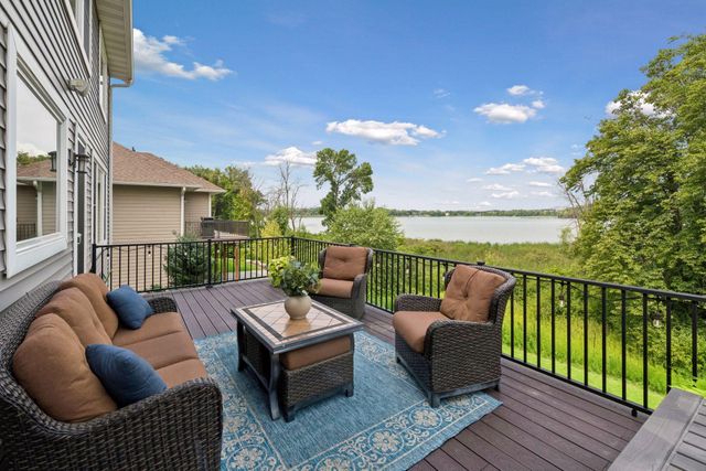 2444 Woods Drive, Victoria, MN 55386