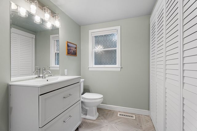 676 West St, Uxbridge, MA 01569