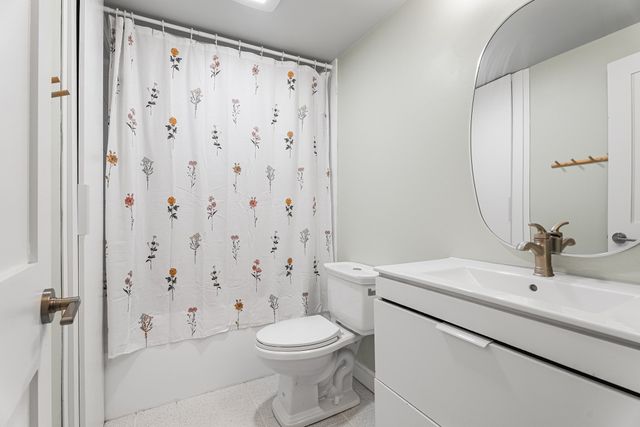 676 West St, Uxbridge, MA 01569