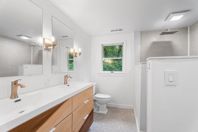 676 West St, Uxbridge, MA 01569