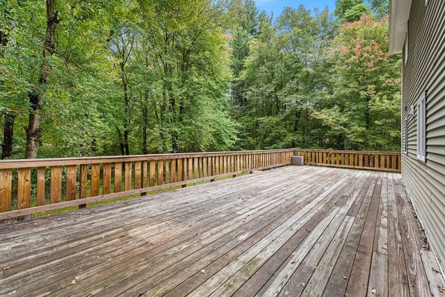 676 West St, Uxbridge, MA 01569