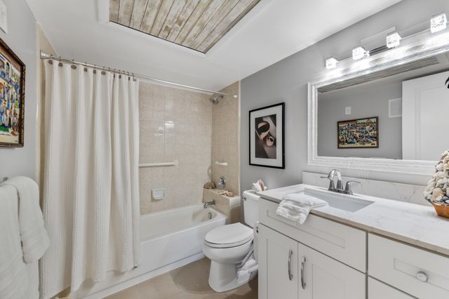 1920 NE 1st Terrace 116h, Wilton Manors, FL 33305