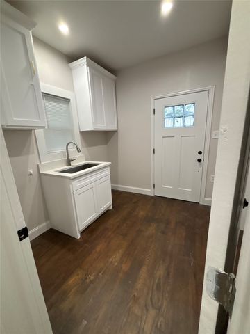 620 S Willomet Avenue, Dallas, TX 75208