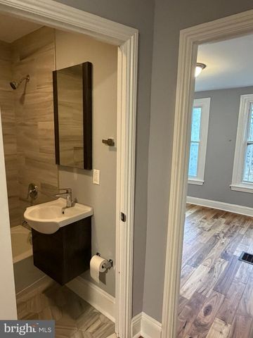 1817 N TAYLOR ST, Philadelphia, PA 19121