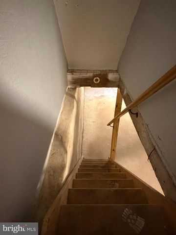 1817 N TAYLOR ST, Philadelphia, PA 19121