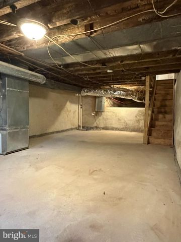 1817 N TAYLOR ST, Philadelphia, PA 19121