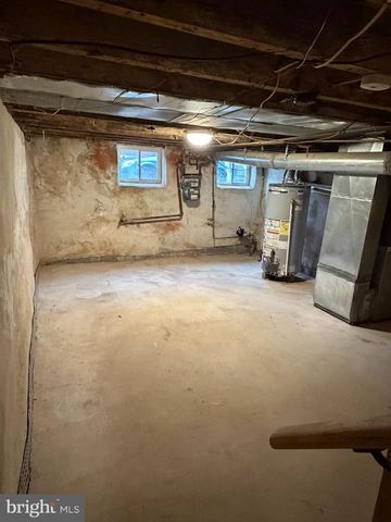 1817 N TAYLOR ST, Philadelphia, PA 19121