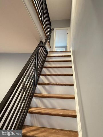 1817 N TAYLOR ST, Philadelphia, PA 19121