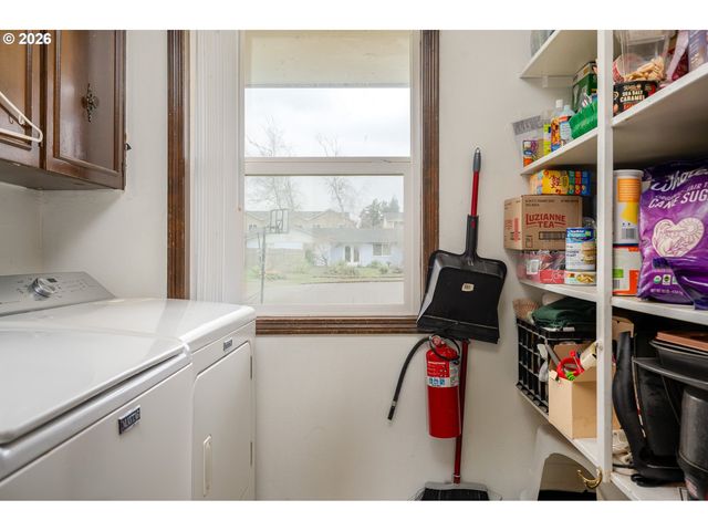 4558 TREESIDE Ct, Salem, OR 97305