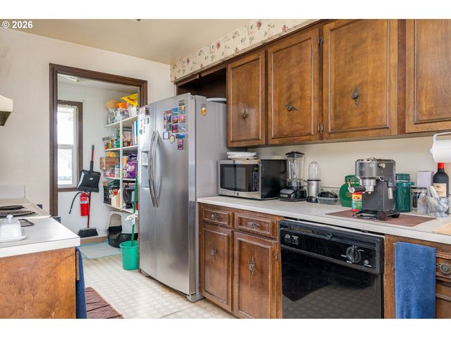 4558 TREESIDE Ct, Salem, OR 97305