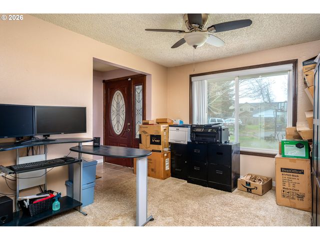 4558 TREESIDE Ct, Salem, OR 97305