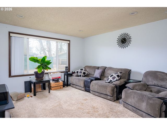 4558 TREESIDE Ct, Salem, OR 97305