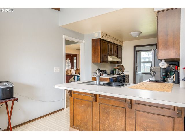 4558 TREESIDE Ct, Salem, OR 97305