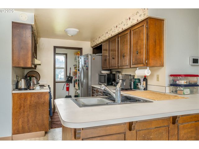 4558 TREESIDE Ct, Salem, OR 97305