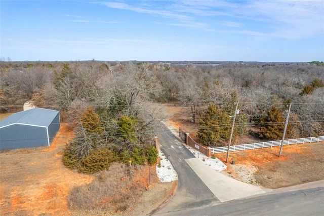 114 Timber Lake Drive, Mcloud, OK 74851