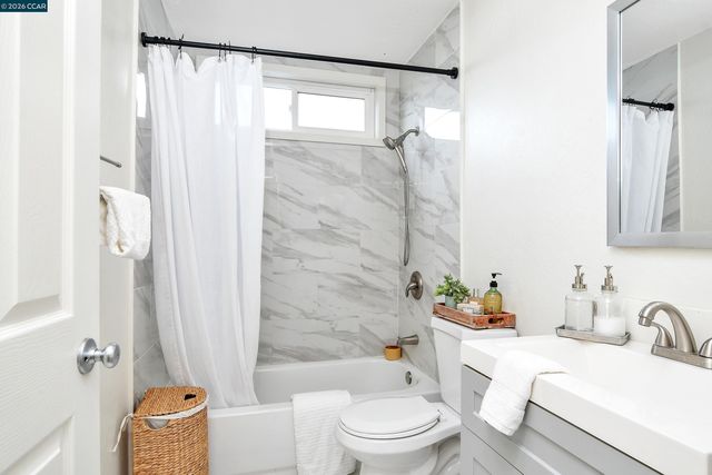 4888 Clayton Rd 6, Concord, CA 94521