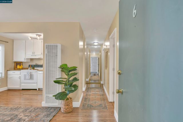 4888 Clayton Rd 6, Concord, CA 94521