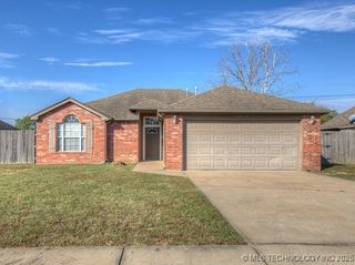 10826 N 98th East Avenue, Owasso, OK 74055