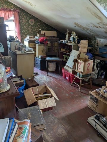 64 South St, Easton, MA 02375