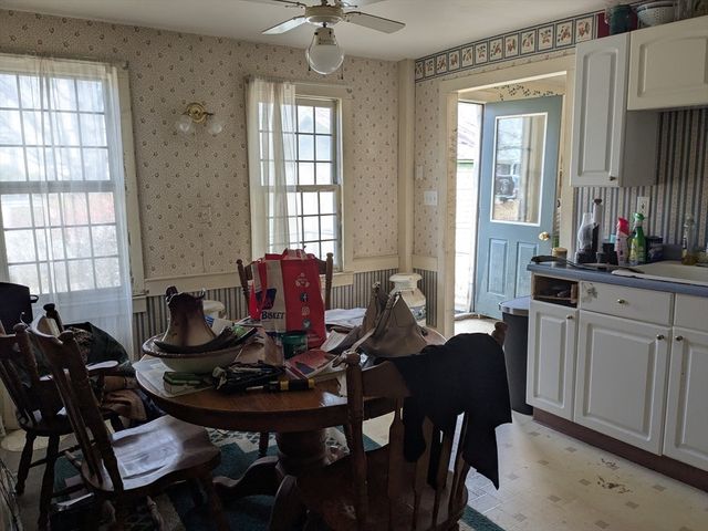 64 South St, Easton, MA 02375