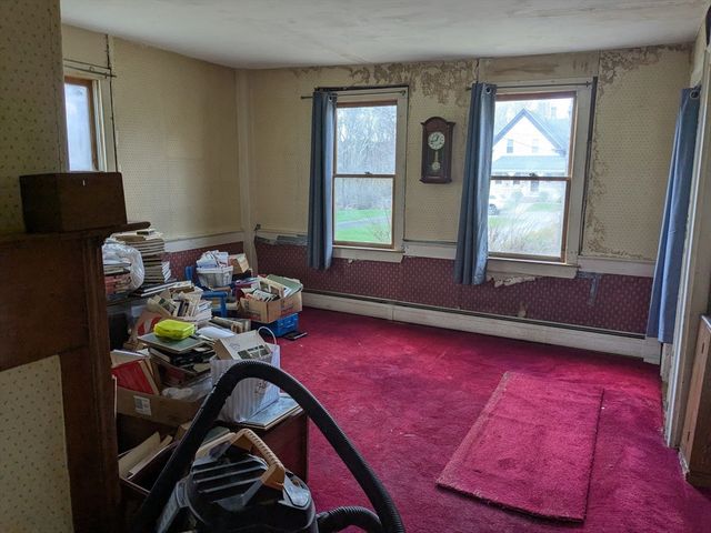 64 South St, Easton, MA 02375