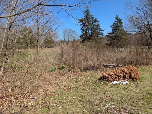 64 South St, Easton, MA 02375