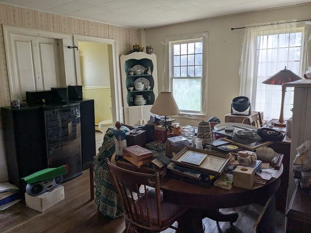 64 South St, Easton, MA 02375