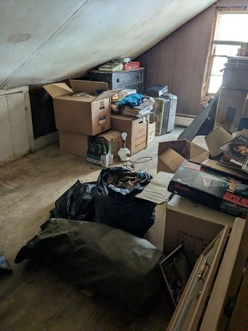 64 South St, Easton, MA 02375