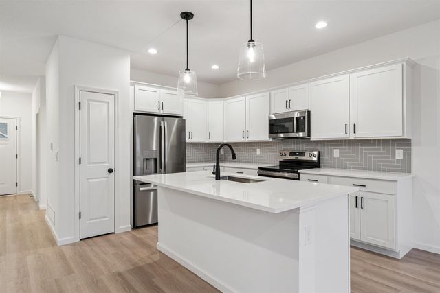 4528 Sonoma Drive, Cedar Falls, IA 50613