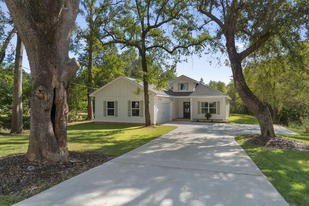 2 Coweta Road, Cantonment, FL 32533