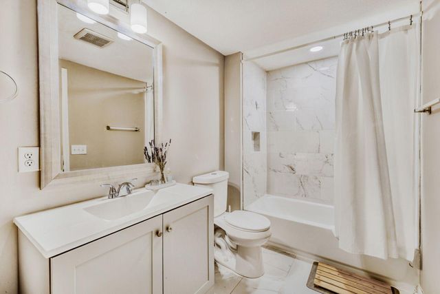 1710 Minnesota Lane N, Plymouth, MN 55447