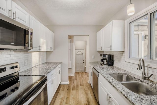 1710 Minnesota Lane N, Plymouth, MN 55447