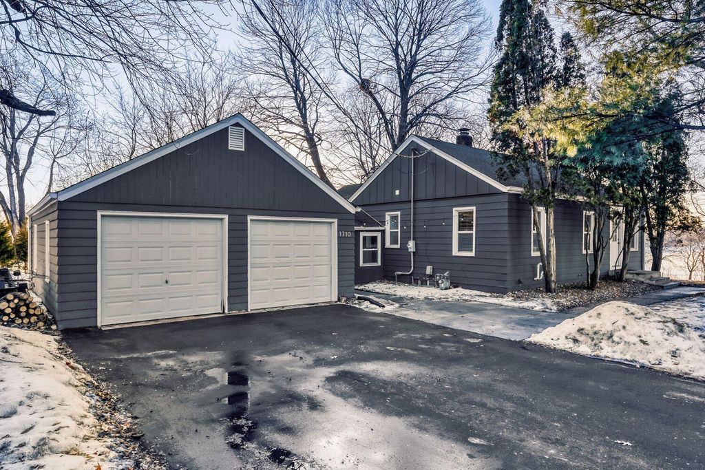 1710 Minnesota Lane N, Plymouth, MN 55447