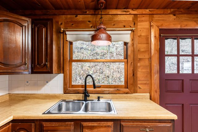 9530 Lower River Road, Burlington, KY 41005